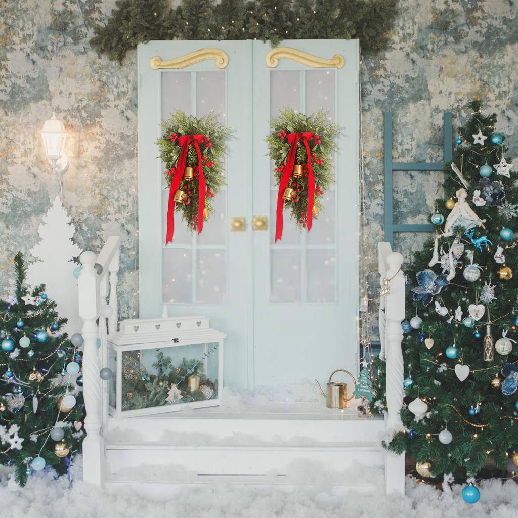 21-дюймовый искусственный рождественский венок в форме капли, иглы для украшения двери в форме капли с колокольчиками, красными ягодами и бантом, рождественский венок в форме капли для настенной двери