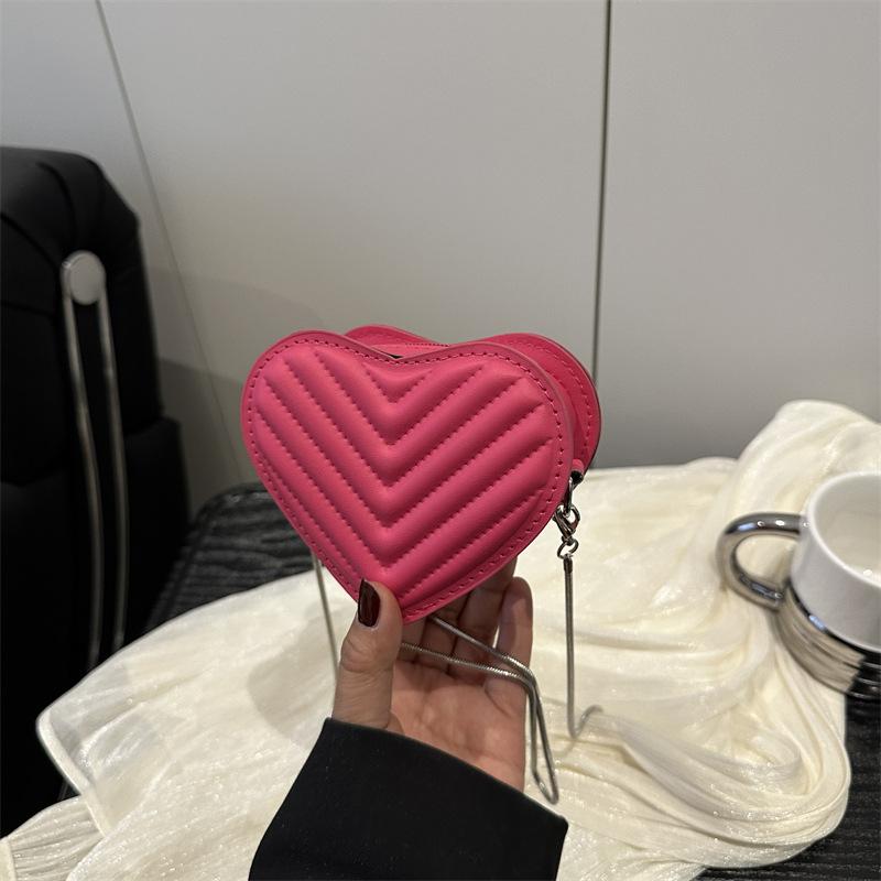 Простая однотонная маленькая женская сумка в иностранном стиле 2025 года, летняя новая сумка через плечо, текстурная сумка Love Bag, женская сумка
