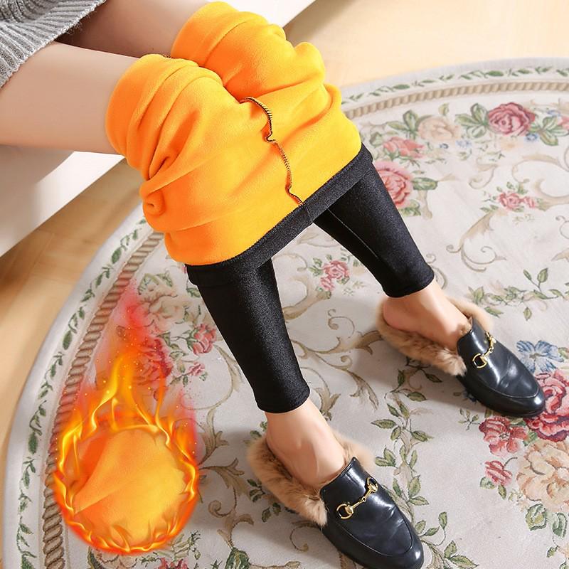 Женские черные глянцевые леггинсы с флисовой подкладкой - Длина девять точек, Облегающий крой, Высокая эластичность