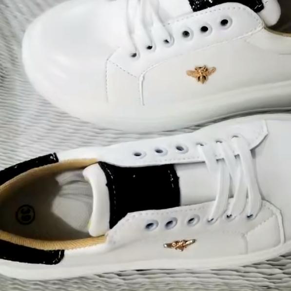 Женская повседневная обувь, модные кроссовки с круглым носком и декором бабочки, кожаные женские вулканизированные туфли на платформе со шнуровкой, женская обувь