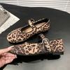 Fashion 2025 Autumn New Flats Women Soft Shoes Designer Leopard Shallow Woman Shoes Fashion Casual Sneaker Comfortable Chaussures Femme