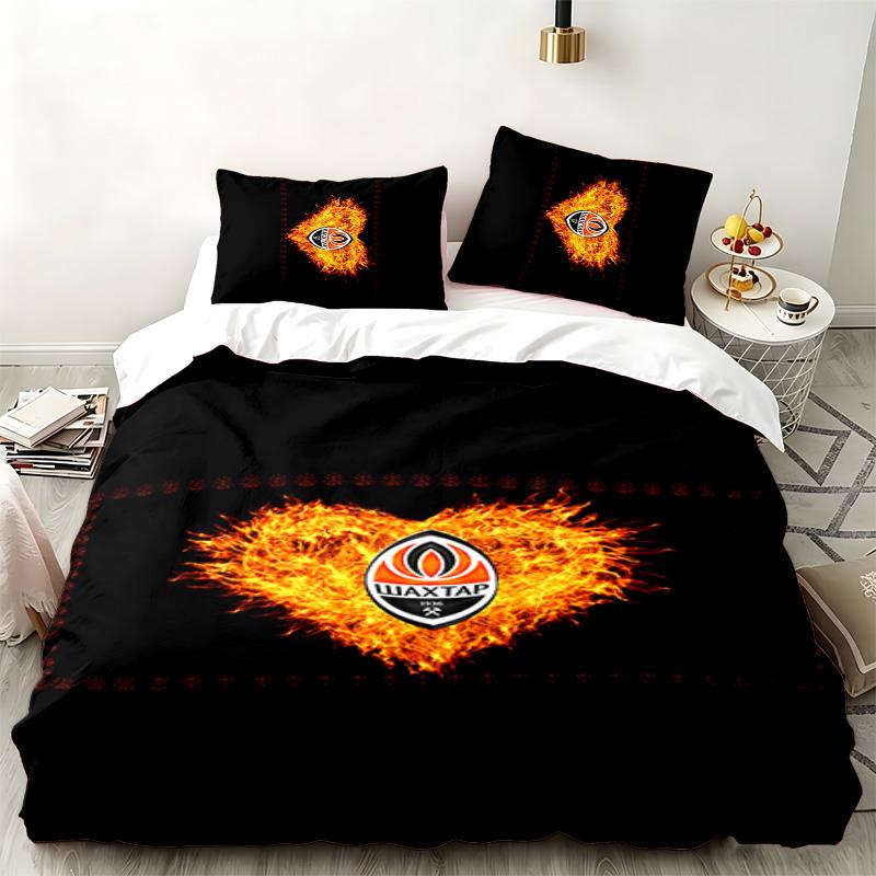 FC Shakhtar Donetsk 3pc set Perfect for bedroom use Comfortable bedding set includes a duvet cover and two pillowcases Ideal birthday or Christmas gif