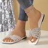 Модные блестящие сандалии-слайдеры со стразами для женщин Лето 2025 Модные летние шлепанцы на плоской подошве с квадратным носком Женские легкие пляжные шлепанцы