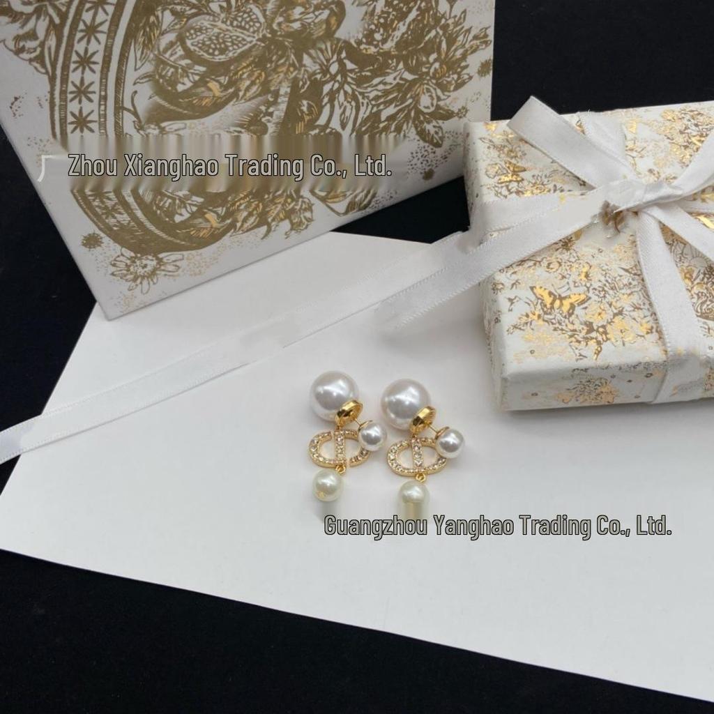 Серьги-пусеты Seiko D-House с бриллиантами «Свиное рыльце» для женщин