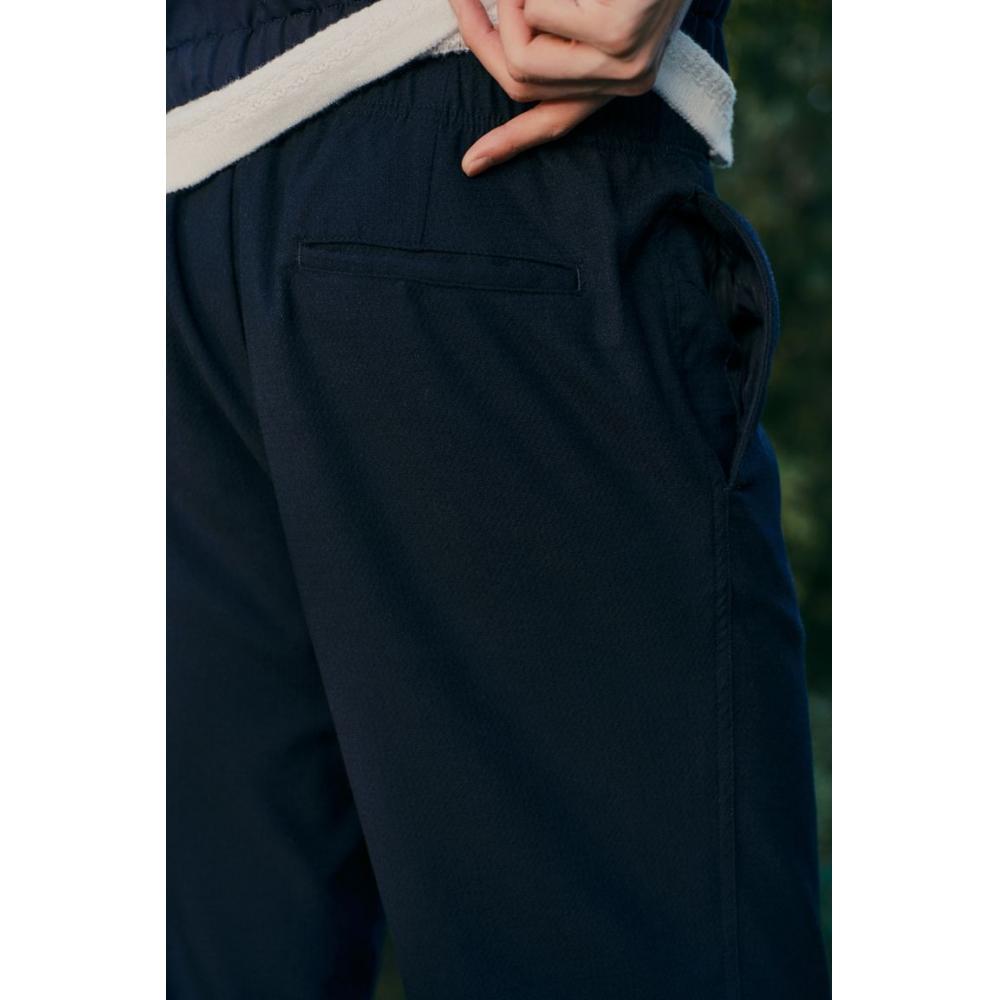 Брюки HM свободного кроя из твила темно-синего цвета