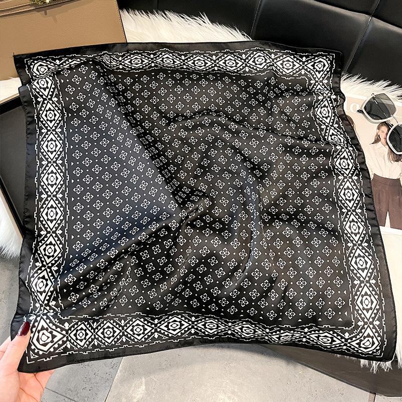 71Cm silk scarf women's high-end sense European and American hot-selling printed fashion scarf retro paisley cashew flower satin square scarf