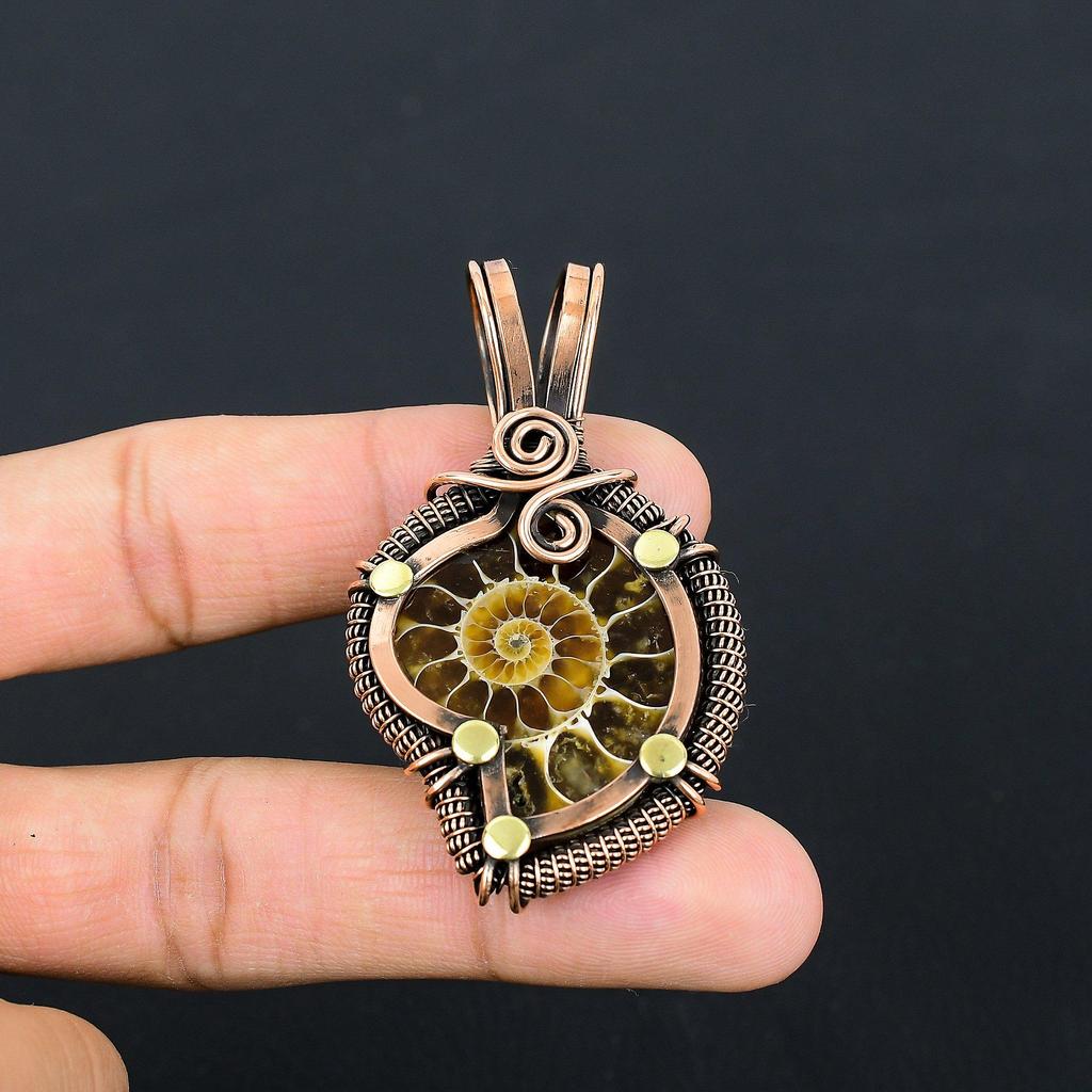 Аммонит Драгоценный камень Чистая медная проволока Обернутая ювелирная подвеска ручной работы