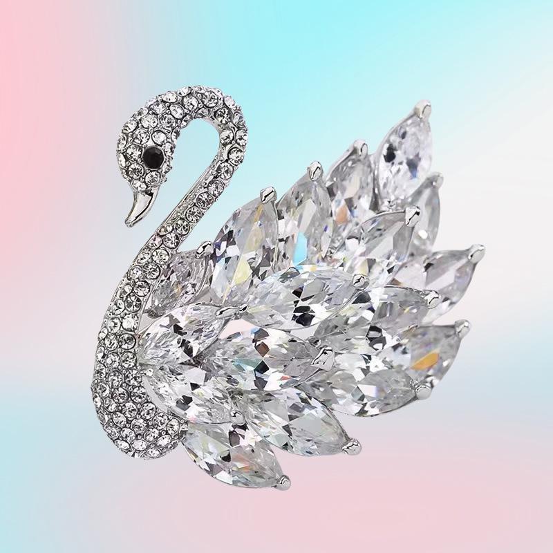 Swan Crystal Brooch: Elegant Women's Luxury Diamond Temperament Pin