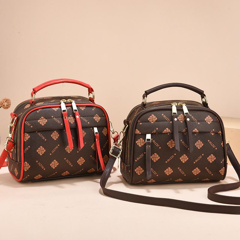2026 new fashion portable small square bag light luxury retro printing large capacity double shoulder messenger bag