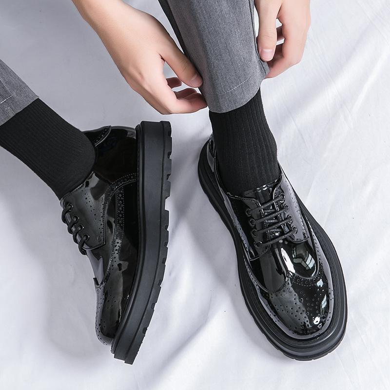 Лакированная кожаная мужская обувь Модный британский стиль дизайна Отдых на природе Деловая вечеринка Свадебное платье Популярная обувь -45