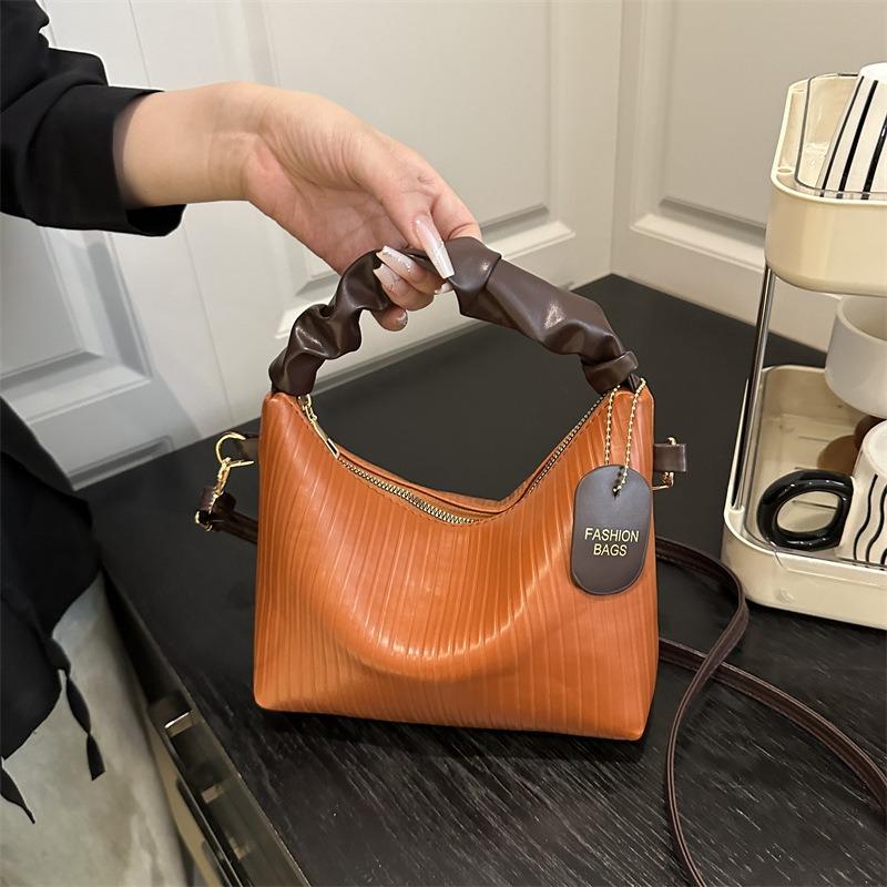 Bag Women's Bag New Simple and Fashionable Large-capacity Handbag Single Shoulder Crossbody Dumpling Bag