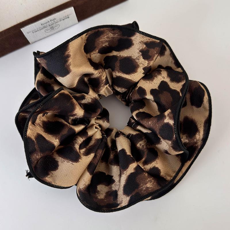 Korean Scrunchies Silk Satin Vintage Floral Hairtie for Pony Hair Band Beach Accessories Rolled Up Women and Girls Fashion Style