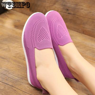 Туфли из старой пекинской ткани. Женские летние туфли с дышащей сеткой. Нескользящая спортивная обувь для женщин среднего и пожилого возраста. Летающая тканая прогулочная обувь.