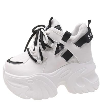 Модные кроссовки на толстой платформе для женщин 2024 года, осенние туфли на толстой подошве со шнуровкой, вулканизированные туфли для женщин, высокие каблуки 10,5 см, спортивная кожаная обувь