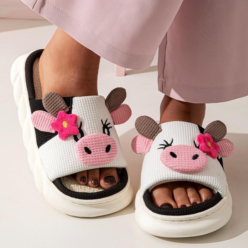 Fashion Men Slippers Cute Cartoon Cow Unisex Linen Slippers Spring Summer Slides Mule Men Women Couples Home Shoes Non-slip Flip Flops