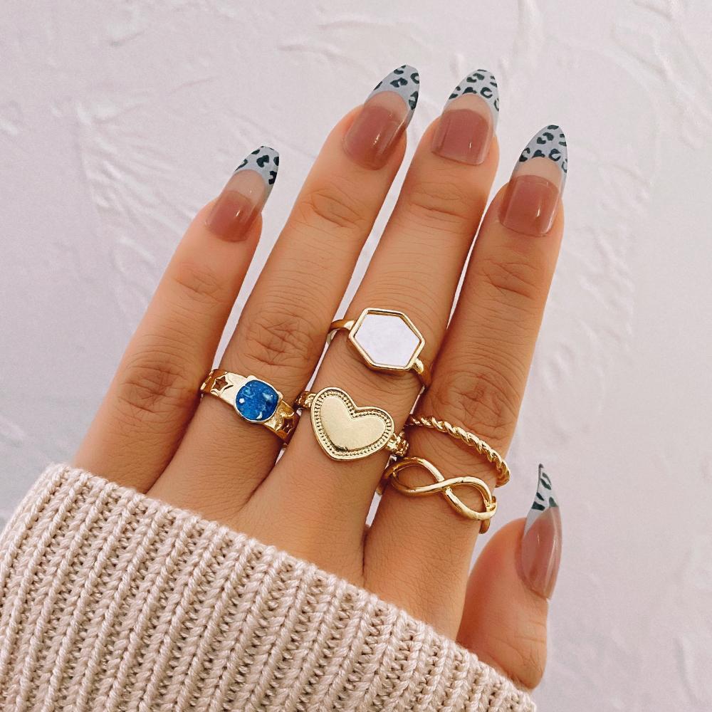 Модный комплект колец в стиле ретро для женщин, панк-металл, простая личность, кольцо со звездой и сердцем, ювелирное изделие, подарок