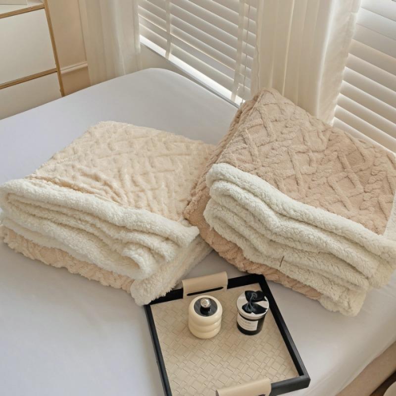 Thick Tafu Flannel Double-layer Blanket Sofa Nap Blankets Is Soft Comfortable Car Travel Warm Air Conditioning Multi-functional