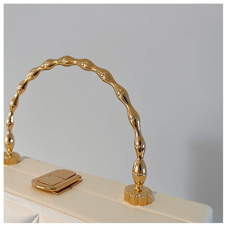 Luxury Hand Bags For Women Metal Handle Boxy Totes Fashion Quilted Pattern Bag Women's Branded Trending Famous Clutch Box Bag