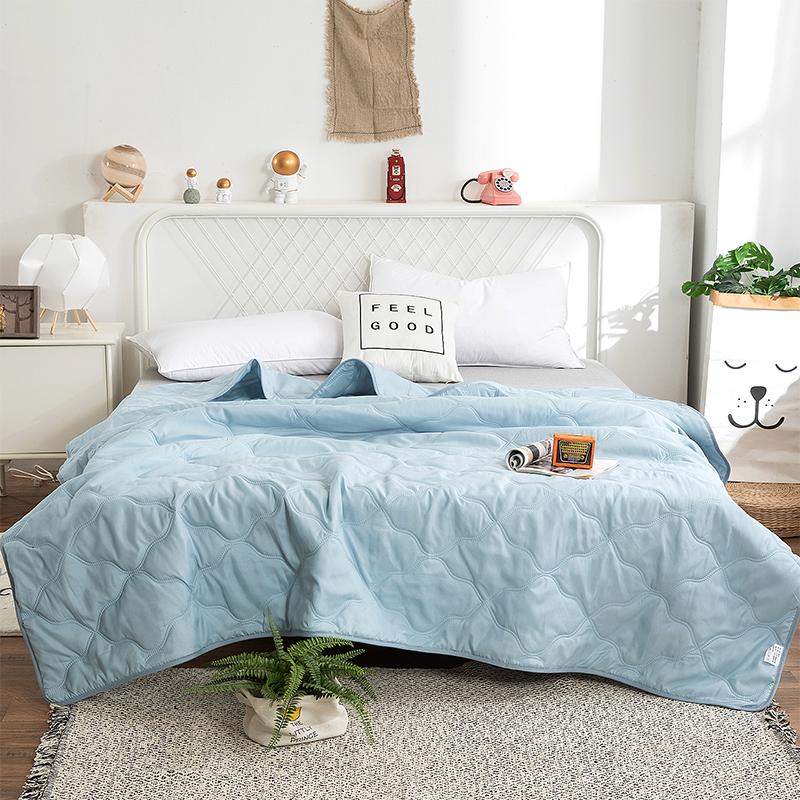 Заводская цена Шелковое одеяло Шелковистое Охлаждающее Тонкое Одеяло Летнее Одеяло Можно Стирать в Машине Односпальный/Двуспальный/Королевский Размер