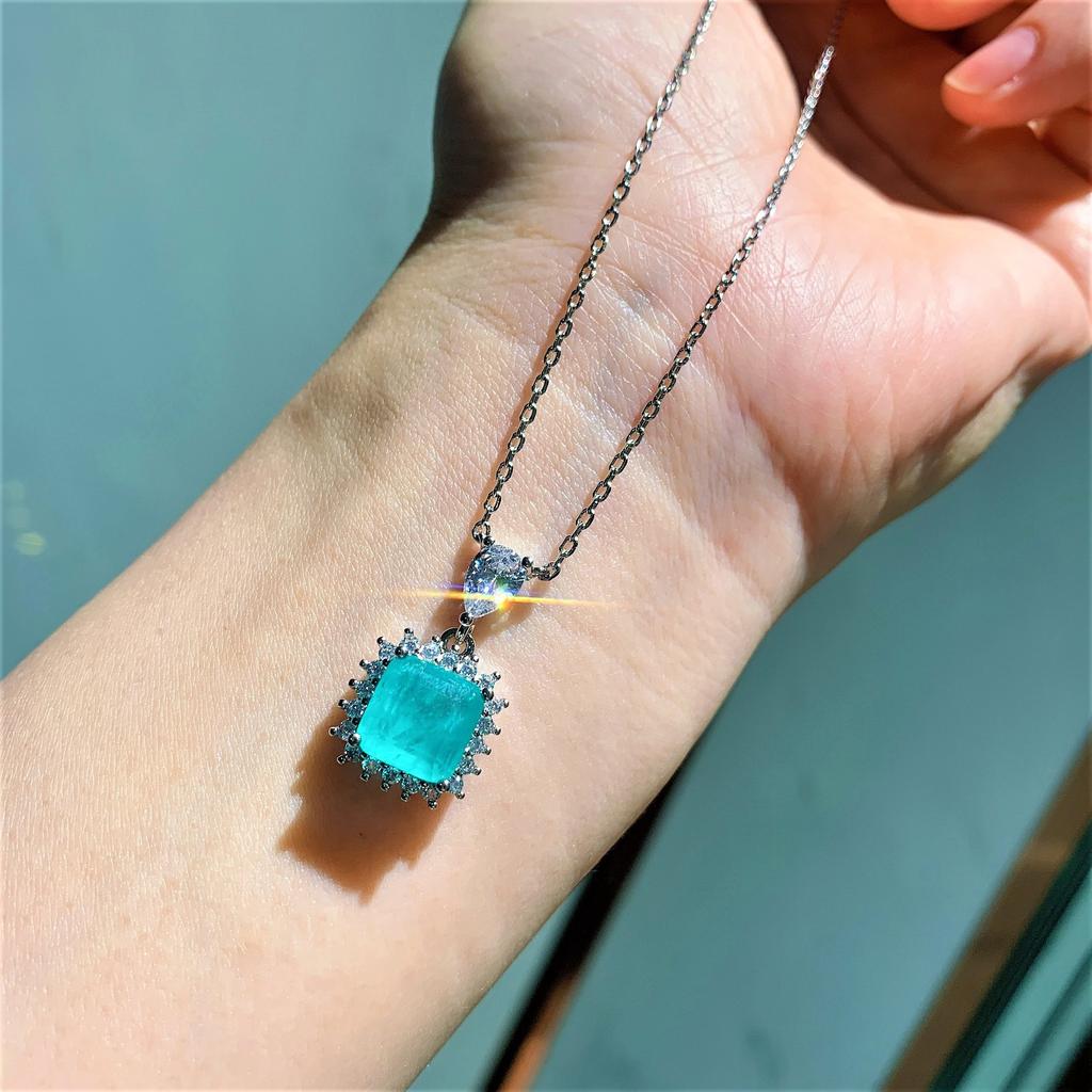 Jewelry Temperament Colored Treasure Popular Simulation Emerald Retro Pendant Necklace Collarbone Main Stone 9 * 9