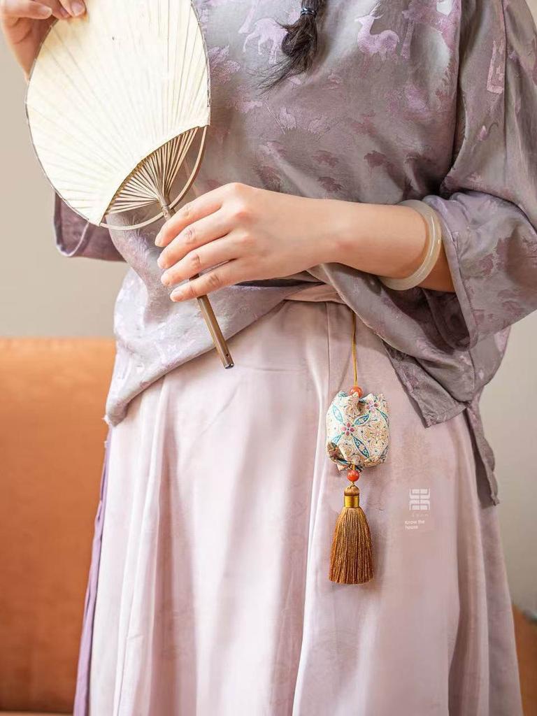 Return to the Clouds | Morning Flower Pattern Round Sachet, Traditional Chinese Brocade Pattern Sachet, Dragon Boat Festival Gift