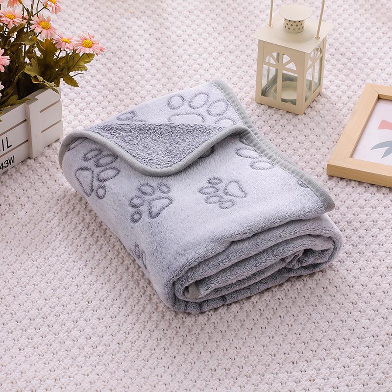 «Универсальное одеяло для домашних животных Four Seasons — плотная фланель с принтом лап для кошек и собак»