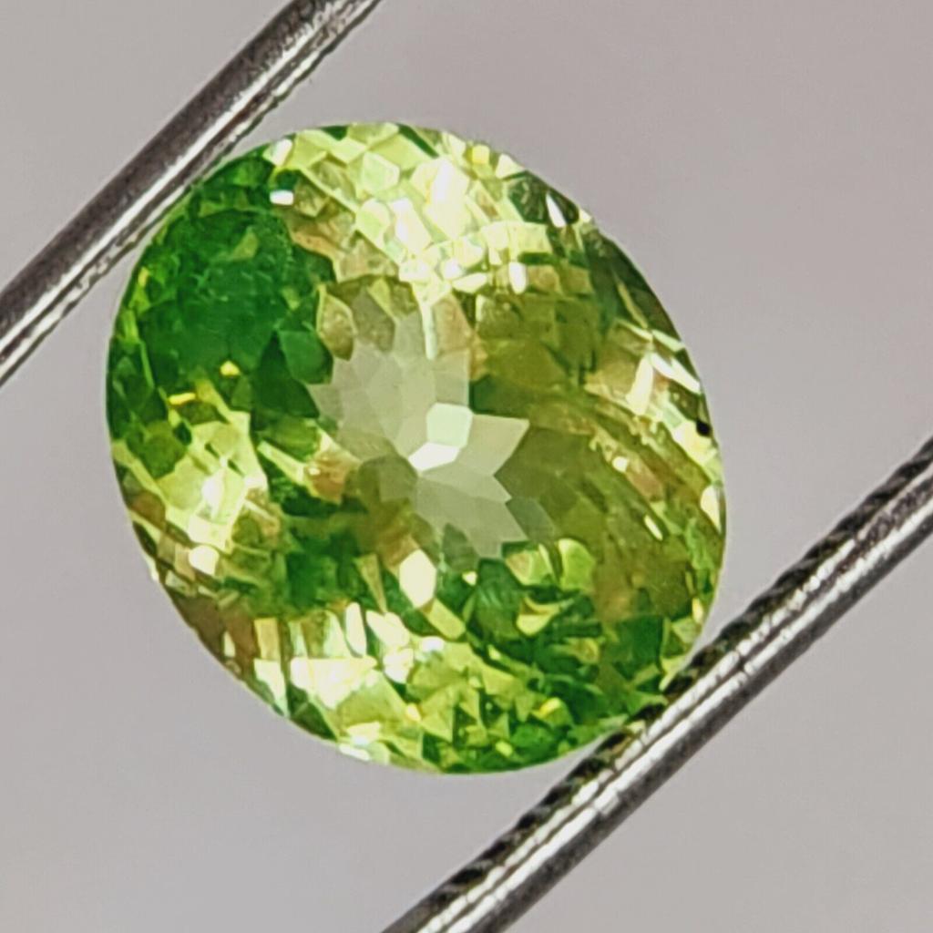 9.20 Cts Natural Ceylon Green Sapphire Oval Cut Gemstone Certified