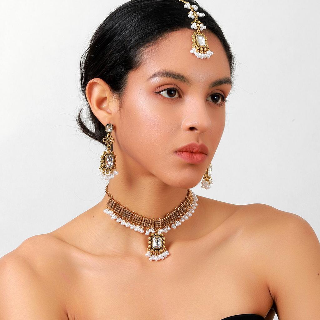 European and American vintage necklaces, pearl drop earrings, necklaces, French medieval court style, exaggerated clavicle chain set, women