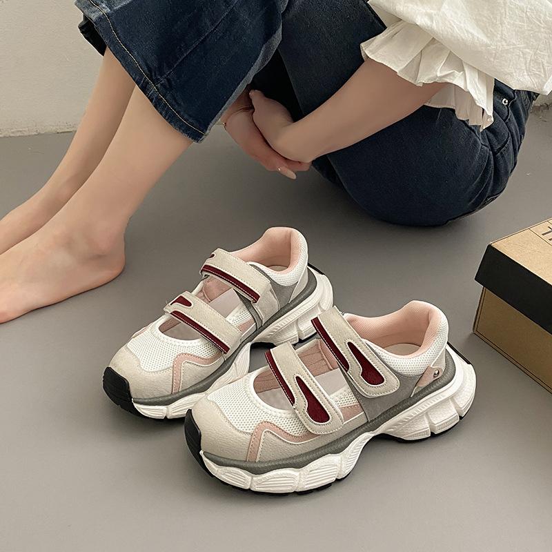 Повседневные кроссовки с выемками для женщин с толстой подошвой 2024 года, новые простые универсальные удобные туфли для женщин на лето