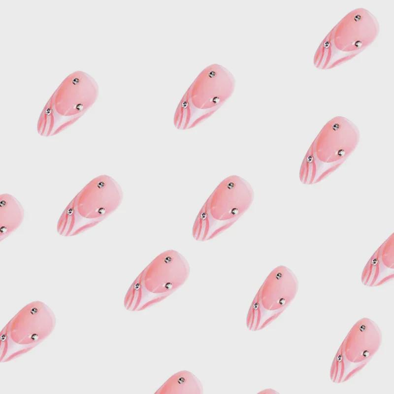 Элегантный кричащий нейл-арт: Легкие роскошные плавные линии с ручной алмазной нашивкой, водонепроницаемые и съемные