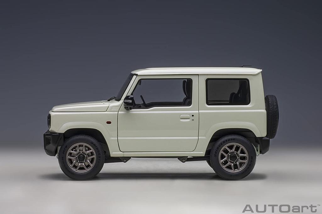 AUTOart Масштаб Suzuki Jimny Белый перламутр Готовая модель 78505 1/18 (JB64)