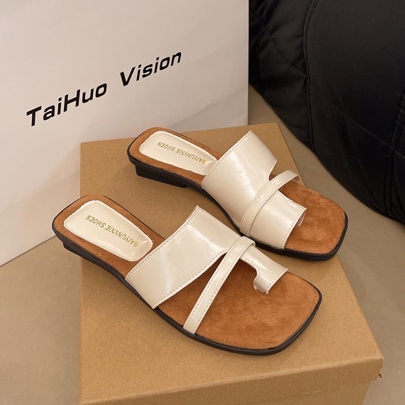 Женские ретро шлепанцы с низким каблуком и перемычкой между пальцами, женская летняя уличная обувь 2025, новая корейская версия, подходят к юбкам, римские пляжные прохладные шлепанцы