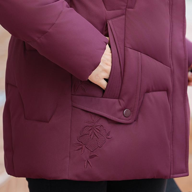 Куртки для женщин среднего возраста, зимние короткие пальто с капюшоном, элегантные толстые теплые парки больших размеров для женщин, верхняя одежда