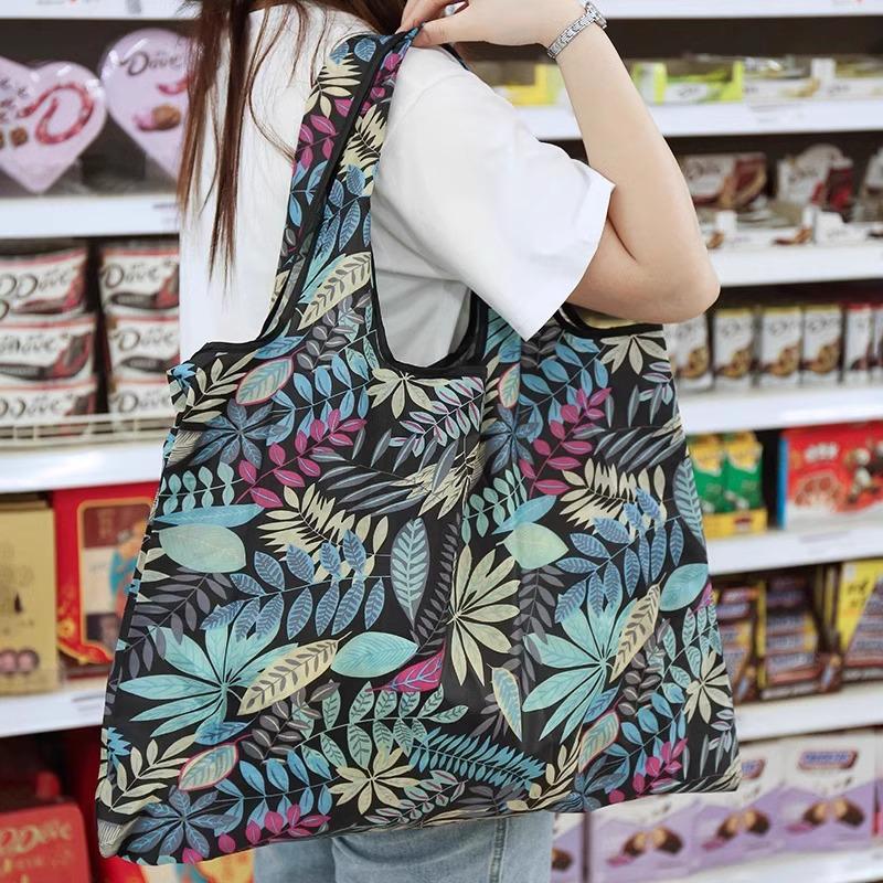 Foldable Large Capacity Non-Woven Grocery Tote Bag with Cartoon Design