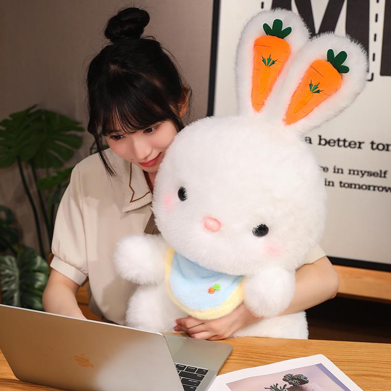 Мультяшный сидящий белый кролик кукла плюшевая игрушка нагрудник морковный кролик животное плюшевый плюшевый мягкий пушистый подарок