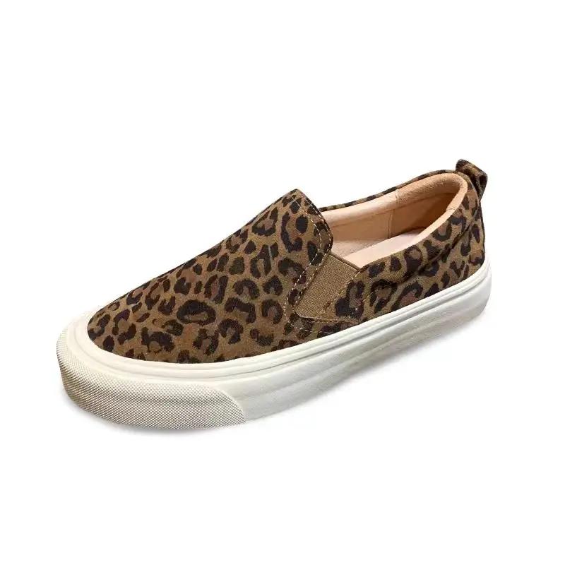 Модные тренды 2025 Слипоны с леопардовым принтом Женская обувь Удобная и элегантная вулканизированная обувь Высококачественная эстетичная обувь для женщин
