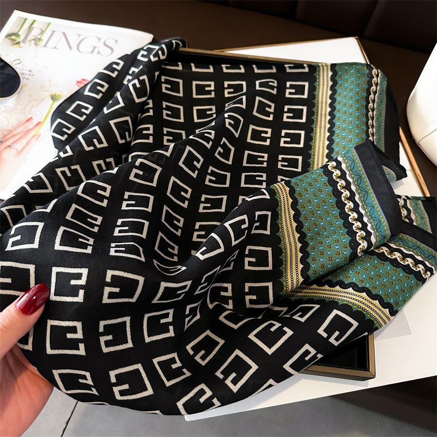 Korean Version Of Elegant Fashion Scarf 65 × 65Cm Thin Square Scarf Versatile Neck Scarf Cotton And Linen Feel Velvet Scarf Women