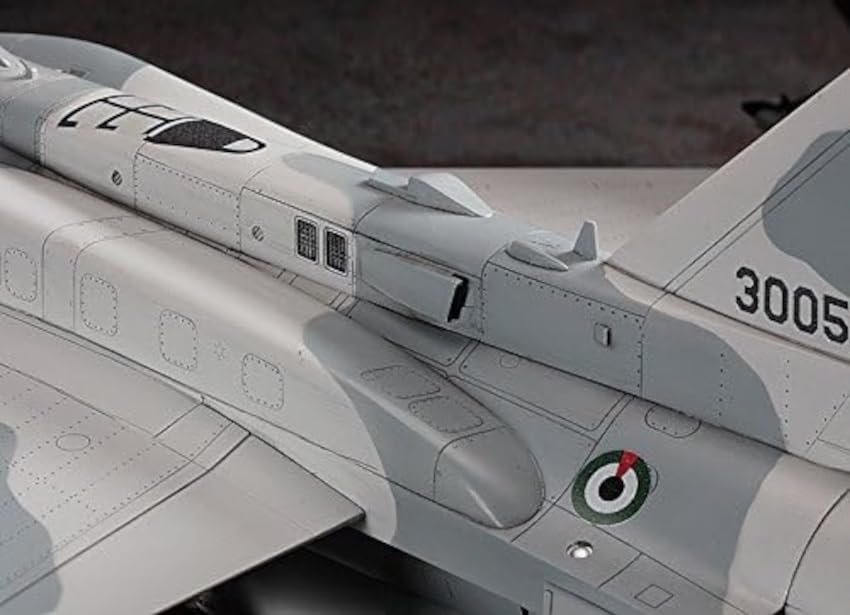 Пластиковая модель истребителя Falcon Block 60 Fighting Falcon от Hasegawa UAE Air Force PT44 1/48 F-16F