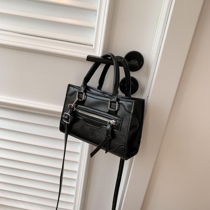 Trendy Stylish Women's Handbag Fashionable Pu Small Square Bag In Multiple Colors