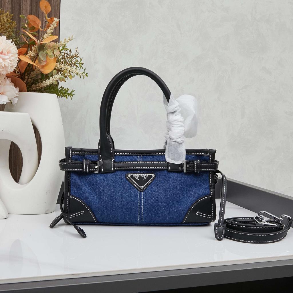 Prada Новая сумка Bonnie из коровьей кожи Высококлассная Однотонная кожаная сумка-тоут со съемной нижней сумкой Мастерство