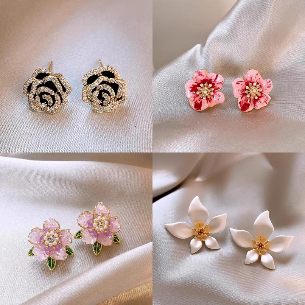 Light Luxury Exquisite Micro-inlaid Zircon Flower Earrings Elegant High-end Pearl Stud Earrings Niche Design Temperament Earrings