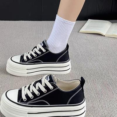 Платформенные парусиновые туфли женские 2025 весна новая универсальная повседневная спортивная обувь для скейтборда небольшое увеличение роста супер огонь белые туфли