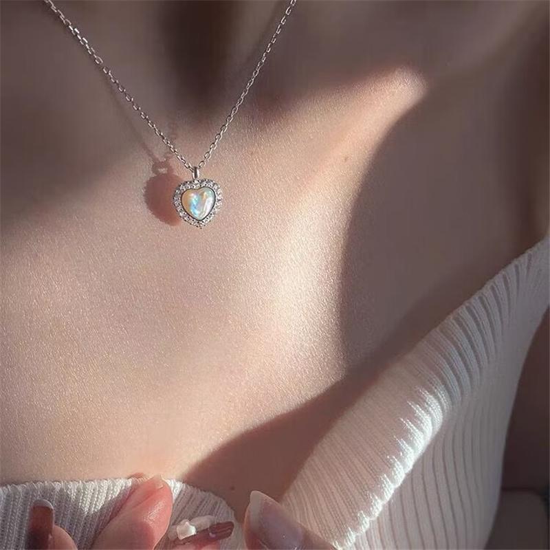 Элегантное ожерелье с кулоном в форме сердца, украшенное сверкающими камнями для невест