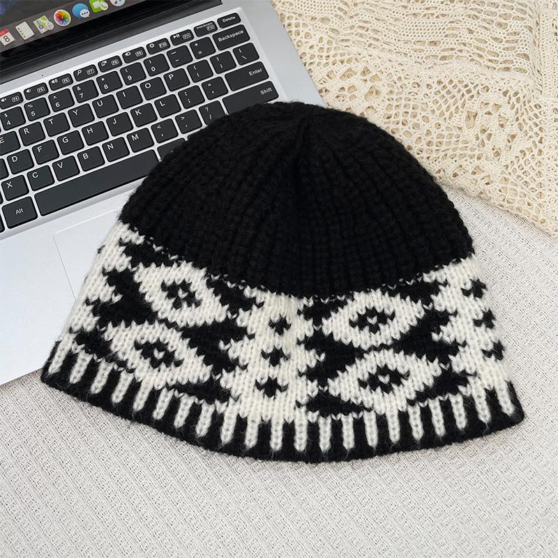 Big Head Circumference Knitted Hat for Women, Small Face In Autumn and Winter, Warm Bucket Hat, Enlarged and Deepened Ear Protector Basin Hat