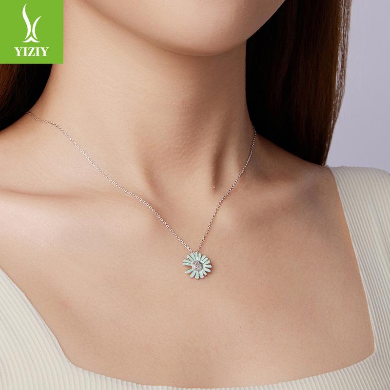 Small Fresh Green Small Daisy Necklace Women'S Versatile S925 Sterling Silver Small Flower Necklace Collarbone Chain