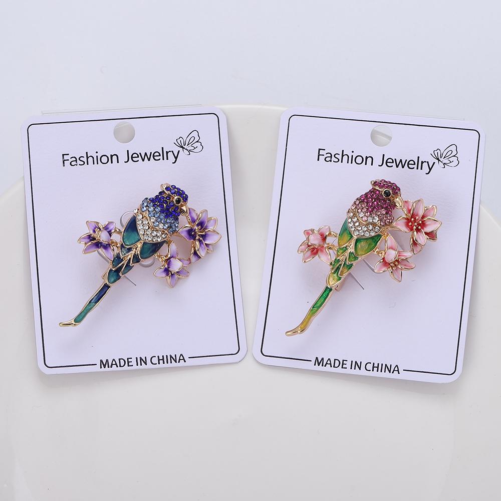 Blucome Cute Rhinestone Magpie Bird Shape Brooches for Women Gold Color Wedding Flowery Bird Special Design Pins