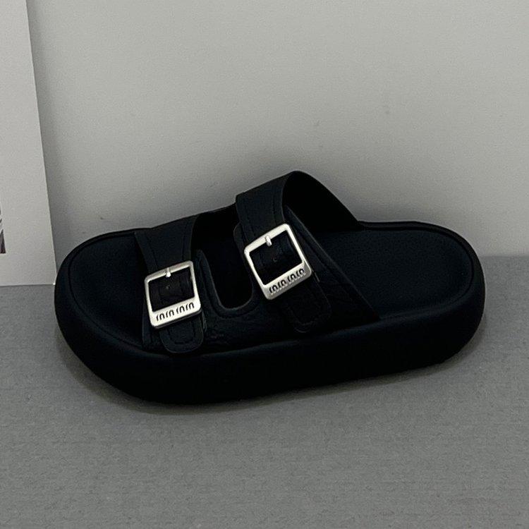 Крутые шлепанцы на толстой подошве, женские, лето 2025, новые, для улицы, модные, универсальные, с ощущением ходьбы по говну, повседневные пляжные шлепанцы, тренд