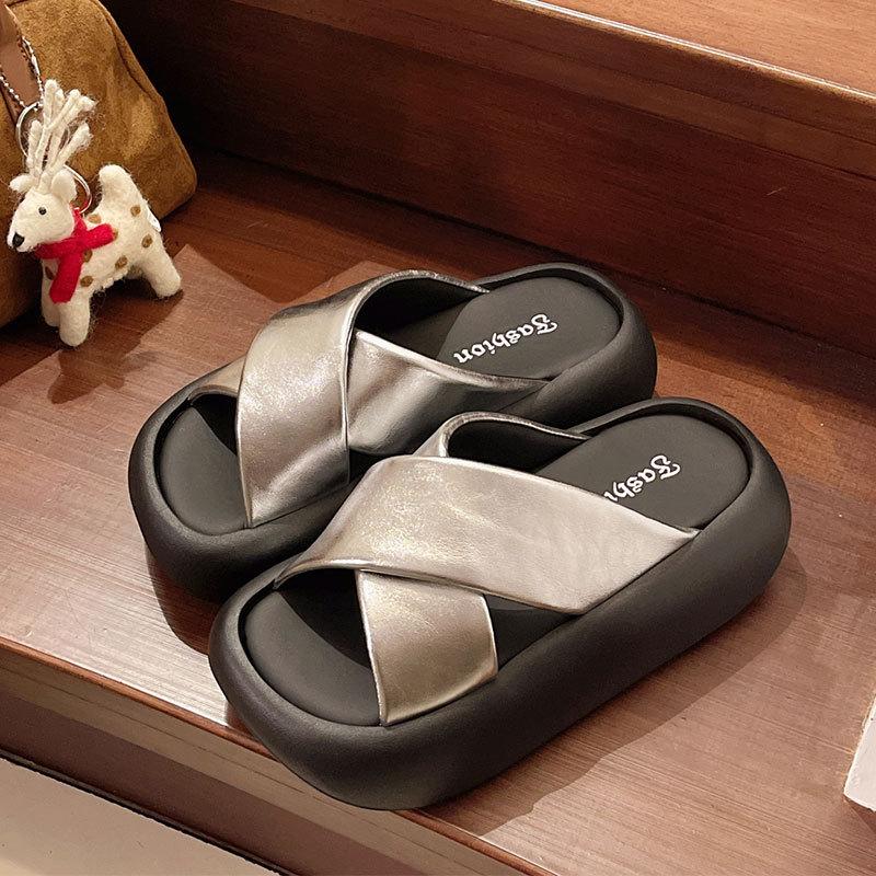 Крутые шлепанцы на толстой подошве женские для улицы 2025 новые спортивные шлепанцы-кросс на платформе пляжная обувь