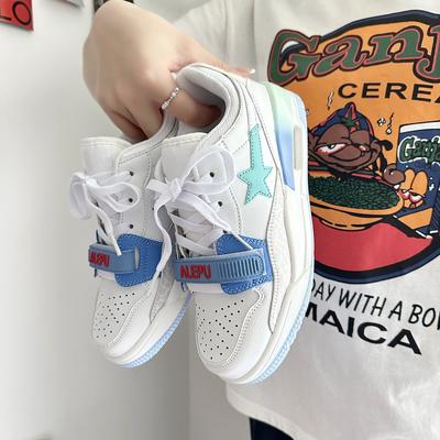 Женские кроссовки новая летняя толстая подошва увеличивающие рост повседневные парные туфли шикарные легкие универсальные кеды