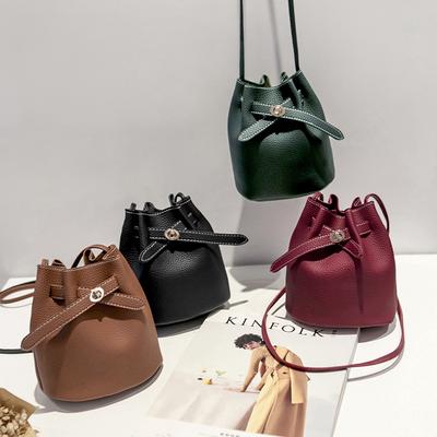 Сумка-ведро Guangzhou Simple, маленькая сумка с широкополосным замком, повседневная однотонная сумка через плечо